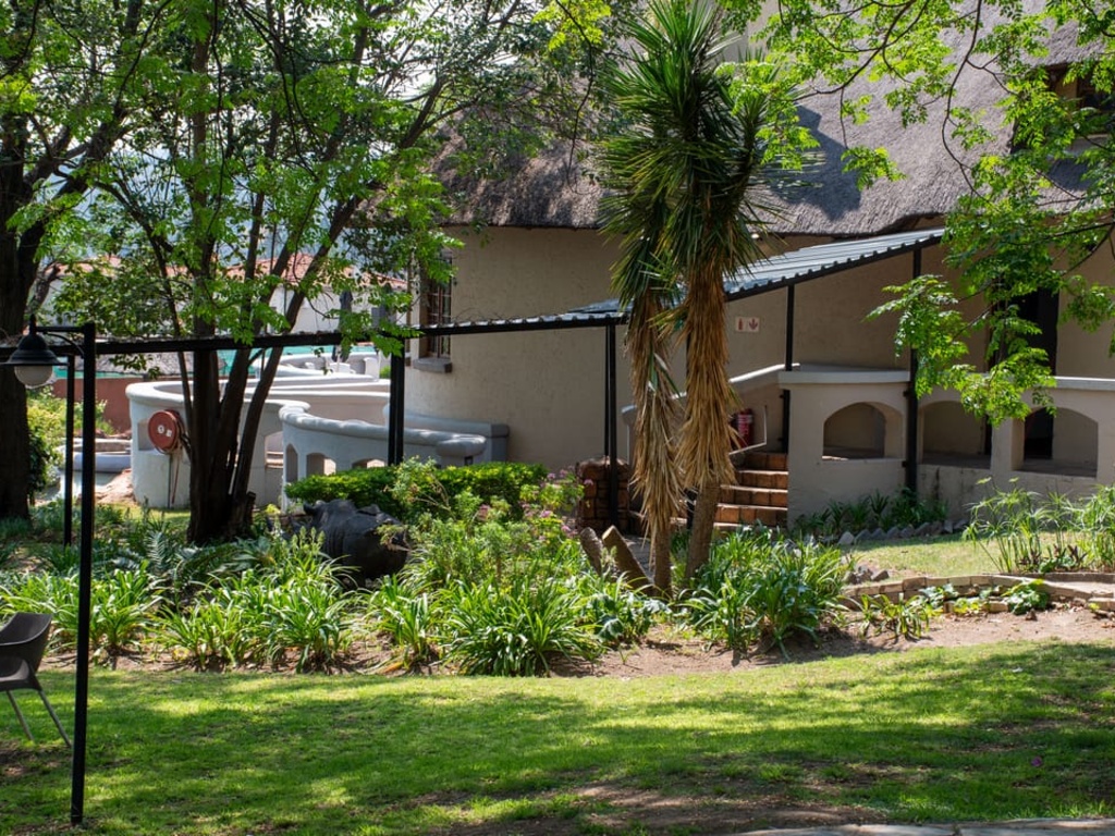 Beverly Hills Lodge - Garden 1