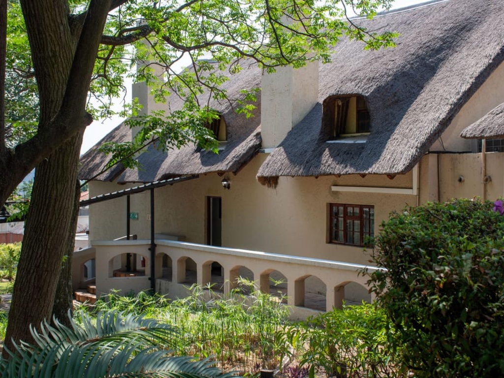 Beverly Hills Lodge - Garden 11