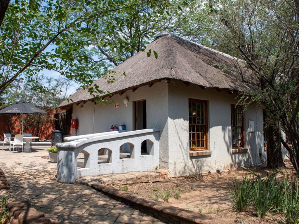 Beverly Hills Lodge - Garden 12