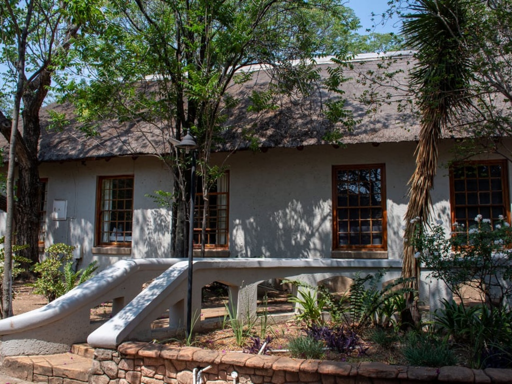 Beverly Hills Lodge - Garden 13