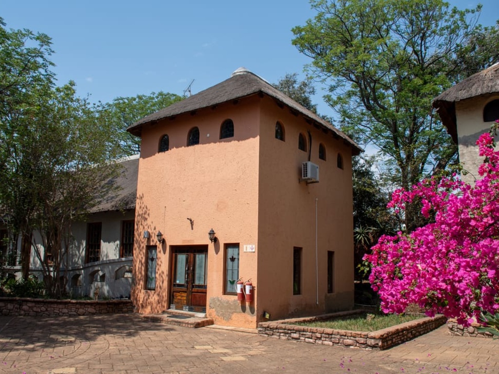 Beverly Hills Lodge - Garden 14