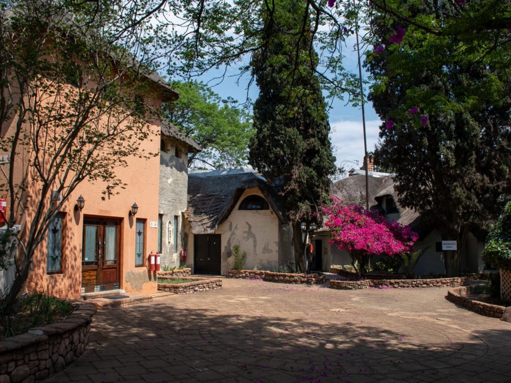 Beverly Hills Lodge - Garden 2