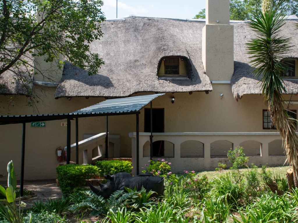 Beverly Hills Lodge - Garden 4