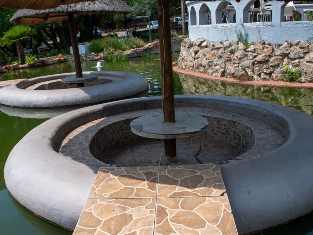 Beverly Hills Lodge - Pool 10