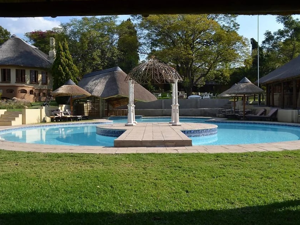 Beverly Hills Lodge - Pool 6